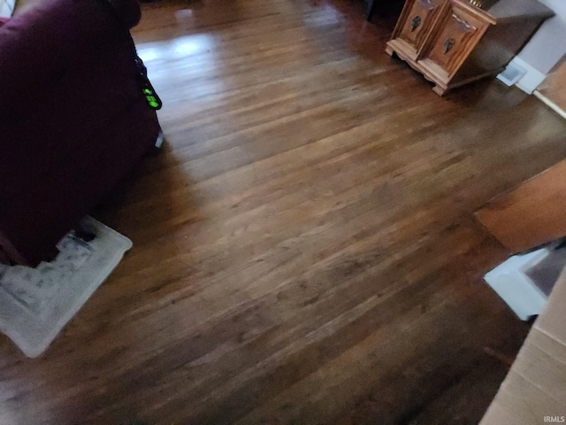 details with hardwood / wood-style flooring