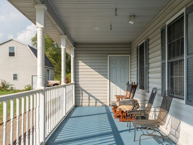 balcony with a porch