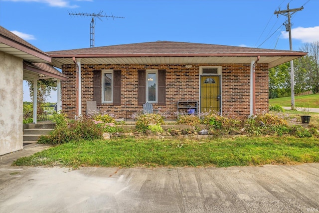 view of front of property featuring a porch