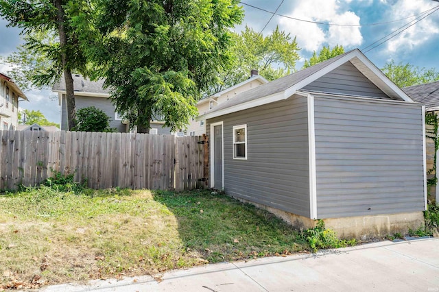 exterior space featuring a yard