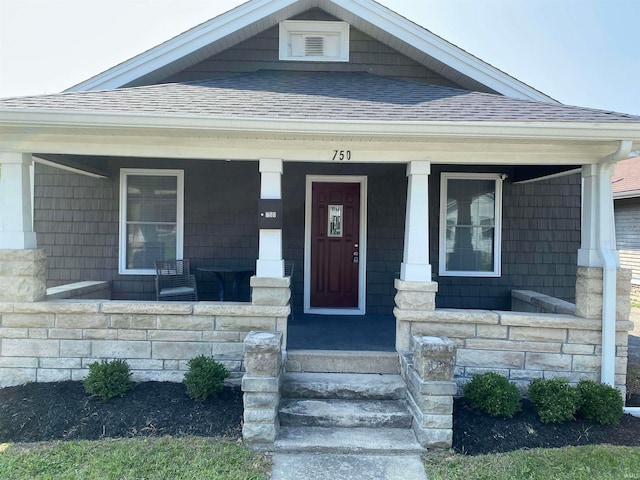 view of front of property featuring a porch