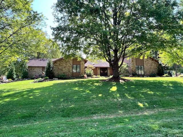 view of front of house with a front yard