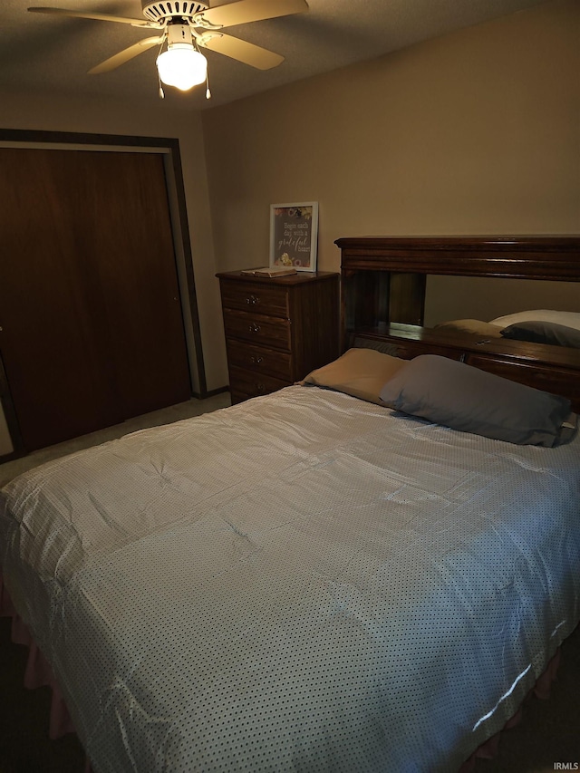 bedroom featuring ceiling fan