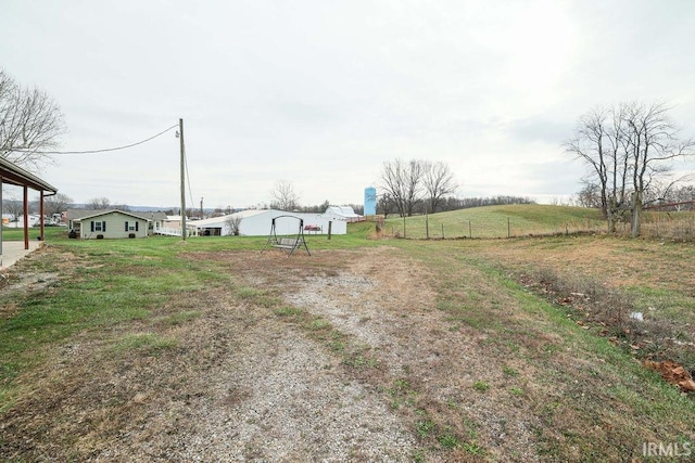 view of yard featuring a rural view