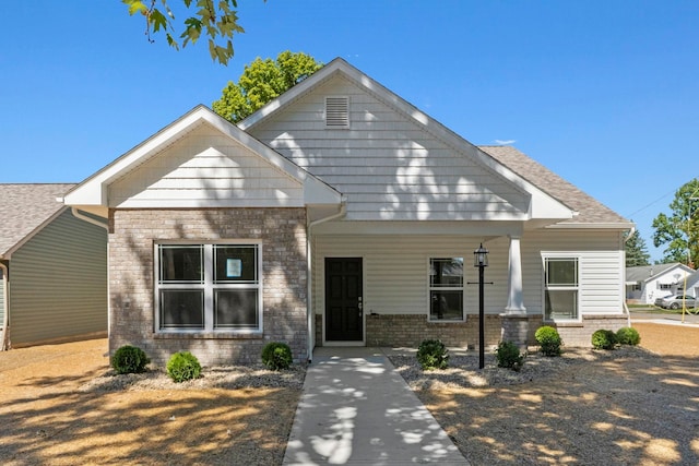 view of front of property featuring a porch