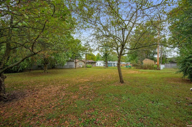 view of yard featuring a water view