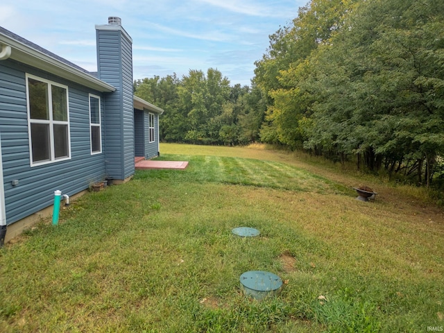 view of yard with a patio area