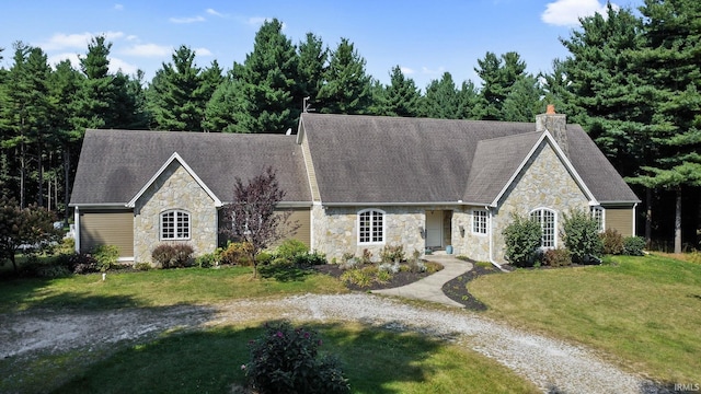 view of front of property with a front yard