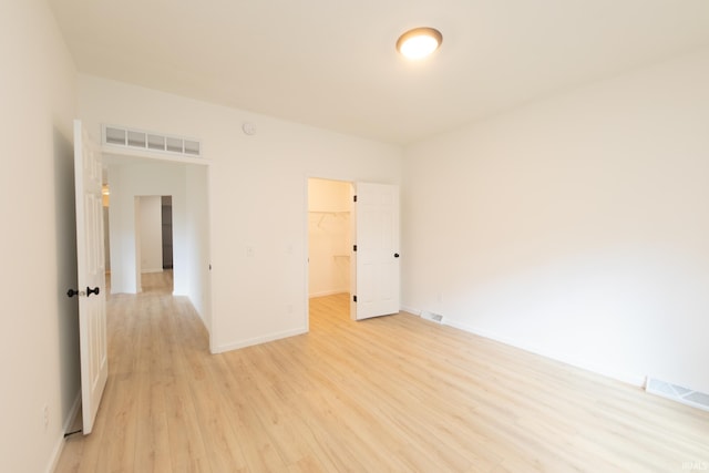 empty room featuring light hardwood / wood-style flooring