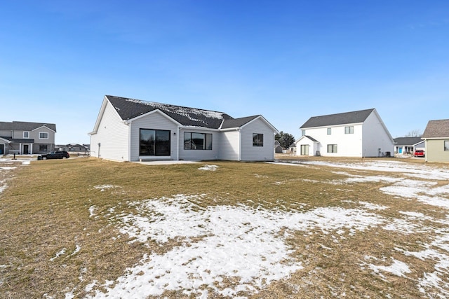 602 Zion Hill Rd, Ligonier, IN 46767 - back of house with a lawn