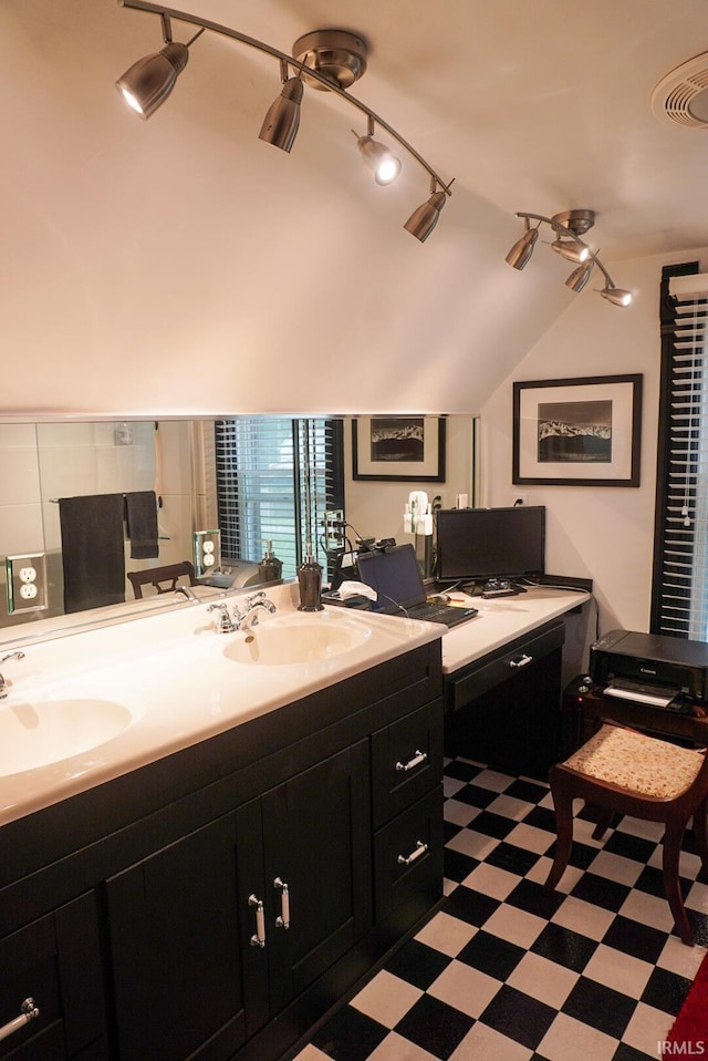 bathroom with sink and ceiling fan