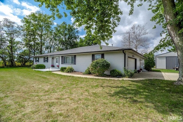 single story home with a front yard