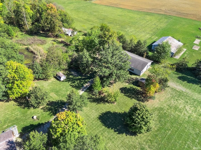 birds eye view of property featuring a rural view