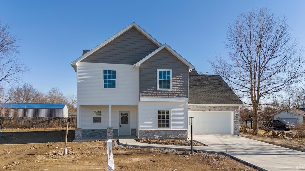 view of front property featuring a garage