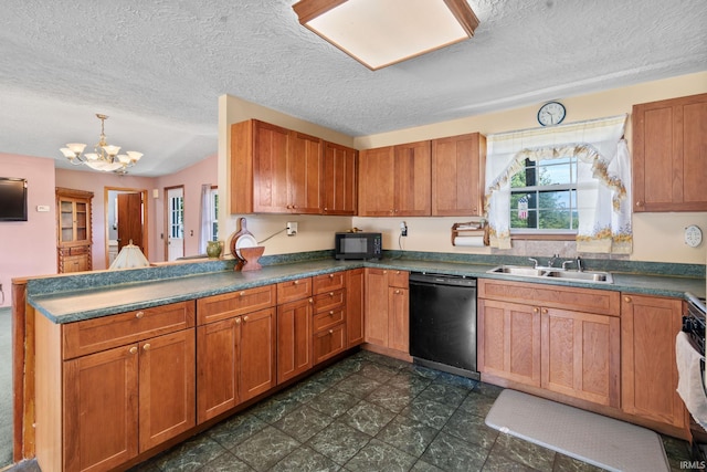 kitchen with kitchen peninsula, a textured ceiling, black appliances, an inviting chandelier, and sink