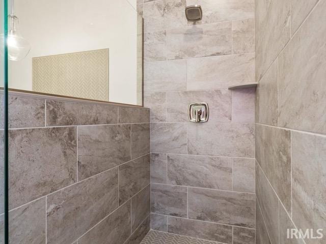 interior details with tiled shower