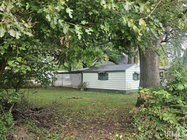 506 Meredith St, Washington, IN 47501 - view of yard