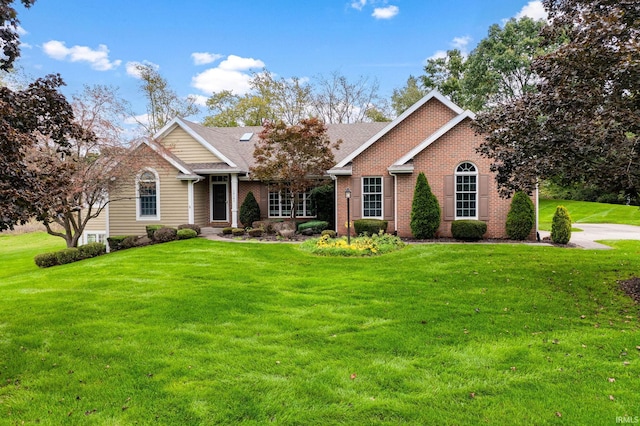 view of front of house with a front lawn