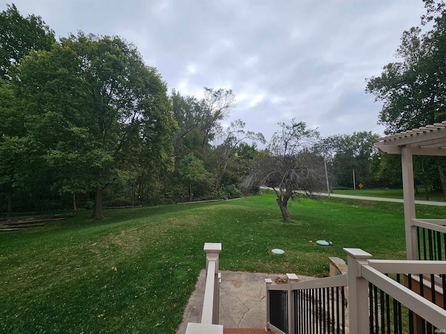 view of yard with a pergola