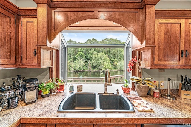 kitchen featuring sink