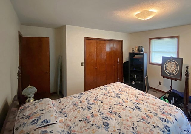 bedroom with a closet