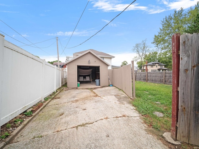 exterior space featuring a lawn