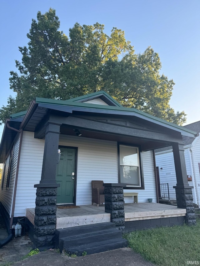 bungalow with a porch