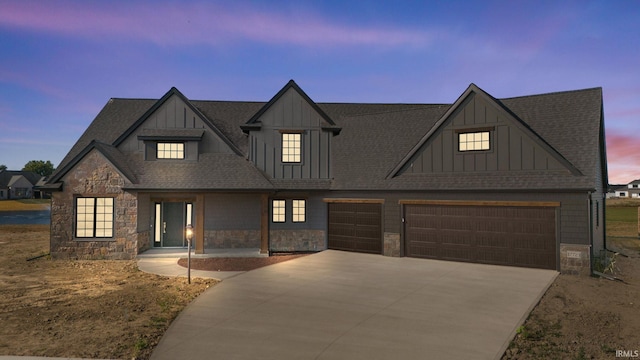 view of front facade featuring a garage