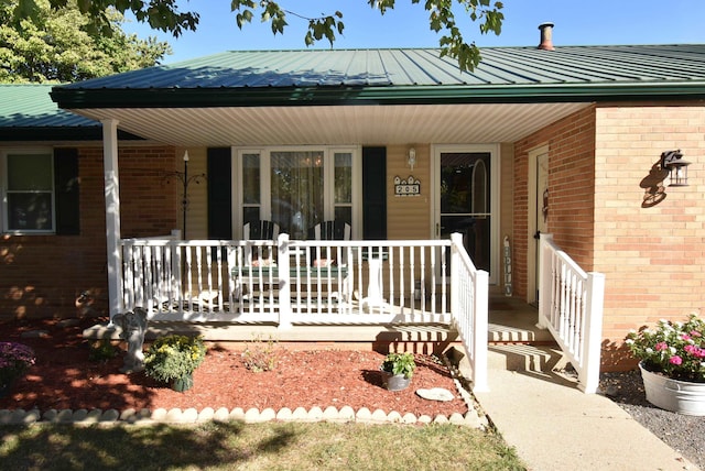 view of front of house featuring a porch