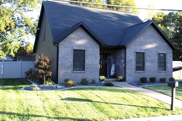 view of front of property with a front yard