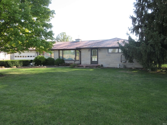 ranch-style house with a front yard