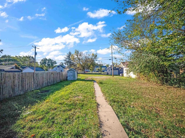 view of yard with a shed