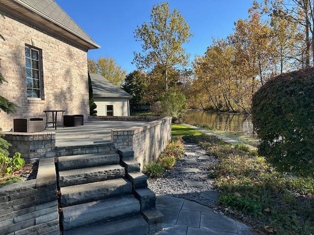 view of yard with a patio area