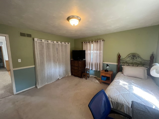 bedroom featuring carpet floors