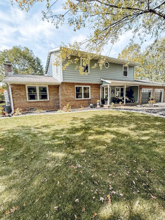 view of front of home featuring a front yard