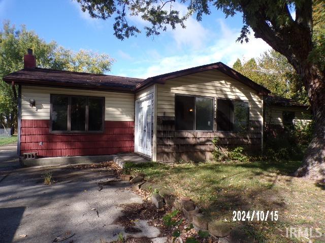 view of single story home