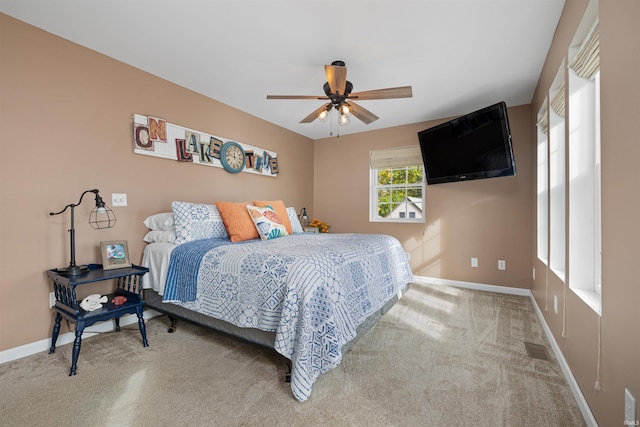 bedroom featuring ceiling fan