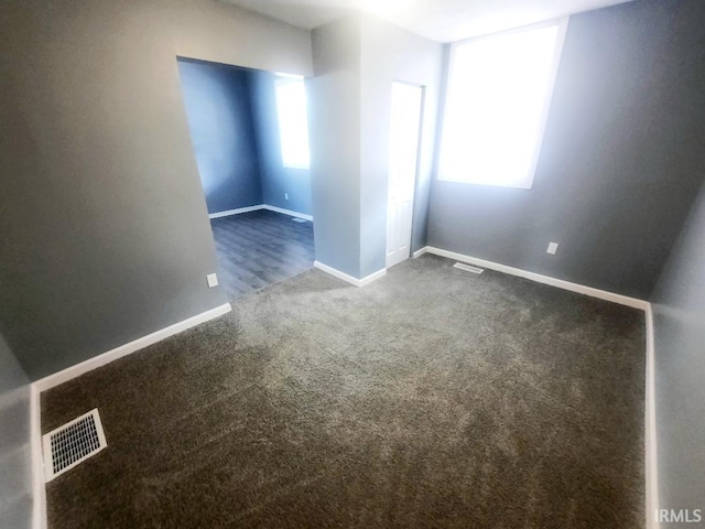 empty room featuring carpet