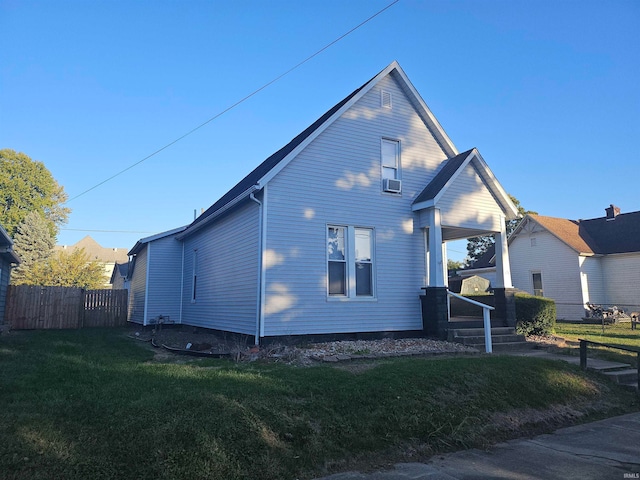 view of front facade with a front yard