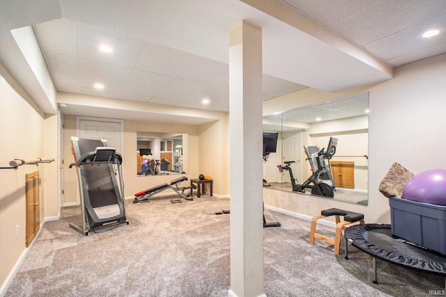 workout room with carpet flooring