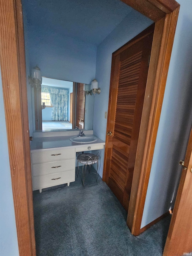 bathroom featuring sink