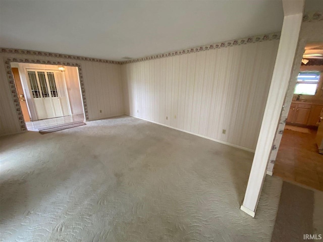 empty room with carpet