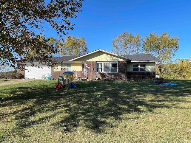 ranch-style home with a front yard