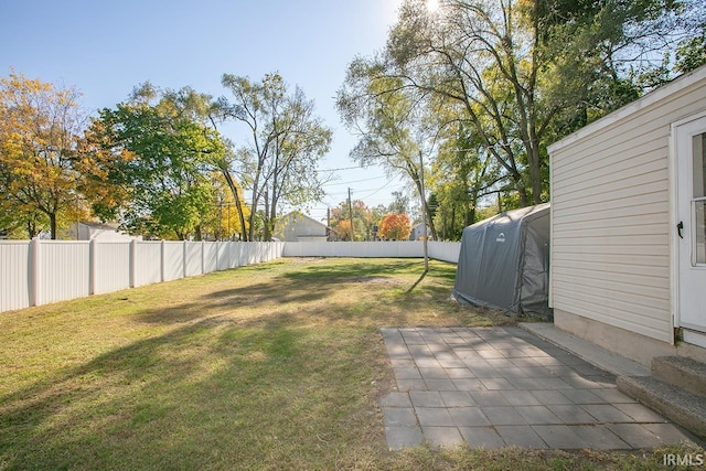 view of yard with a patio