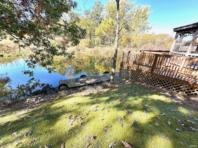 view of yard with a water view