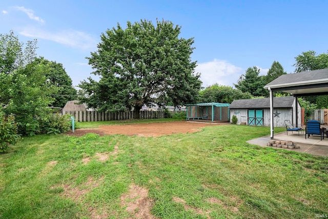 view of yard with a patio