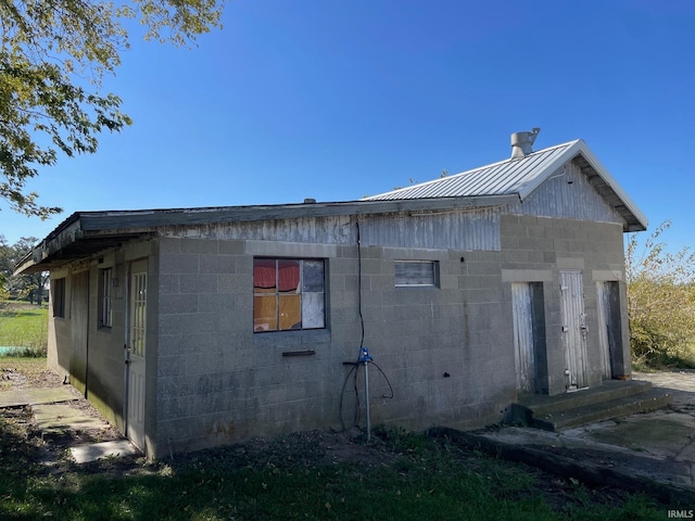 view of home's exterior