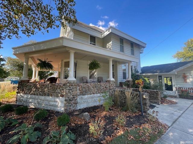 view of front of home featuring a porch