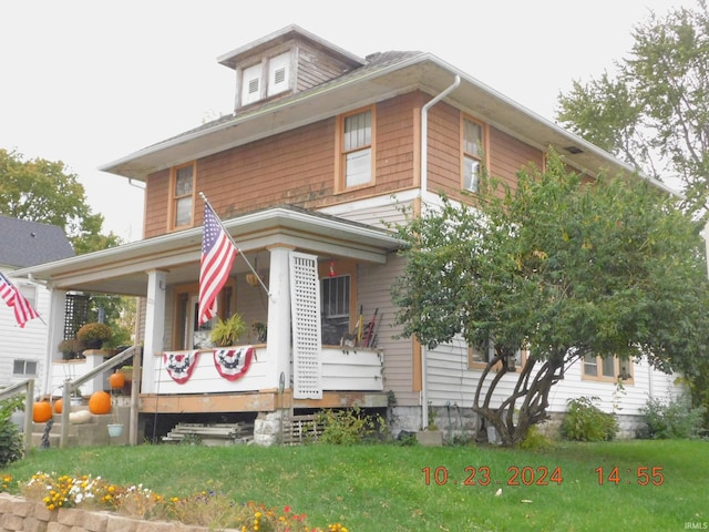 view of front of property with a front yard