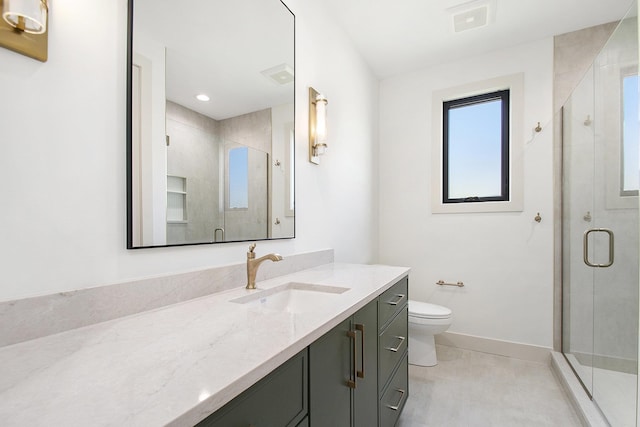 full bathroom featuring toilet, a stall shower, vanity, baseboards, and recessed lighting